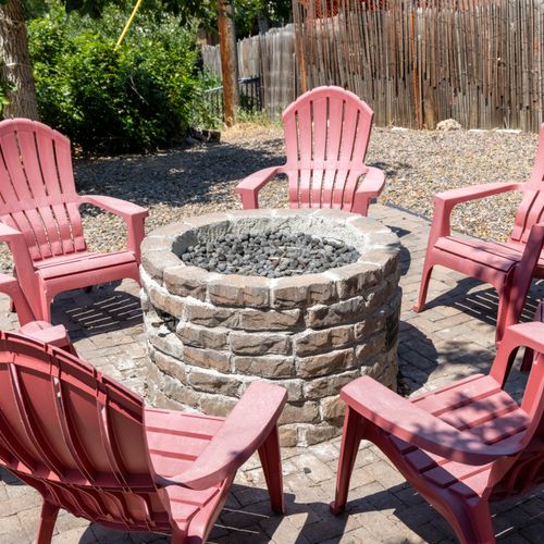 Starry skies and firelight—gather, laugh, and stay a little longer.