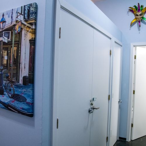 A welcoming entryway that sets the tone for your New Orleans stay.