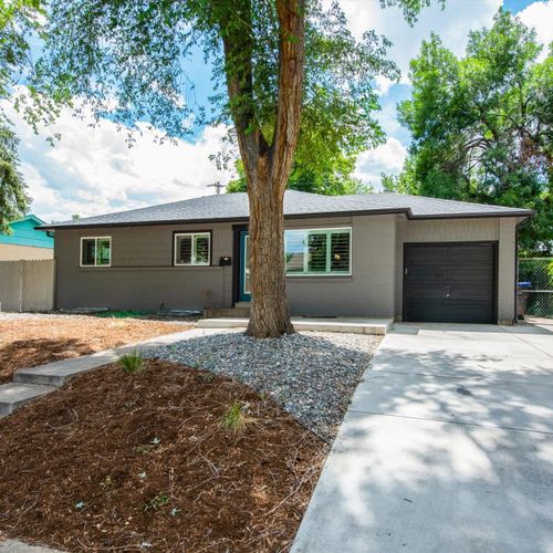 Conveniently connect to major highways in minutes to your next colorado adventure from this home. This quiet, family-friendly neighborhood provides easy access to golden, boulder, and downtown denver.