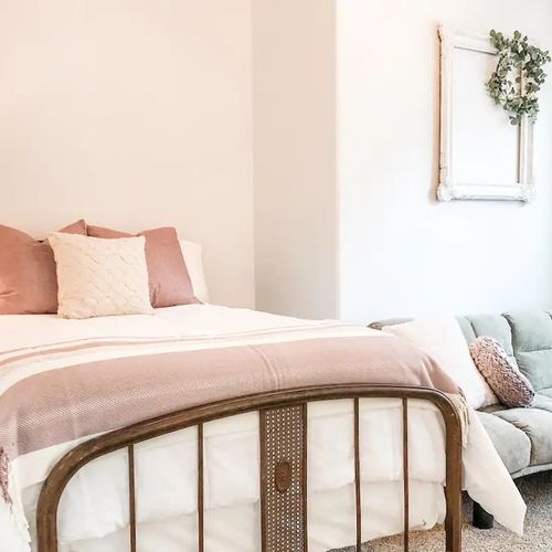 BR 2  Queen Bed, Fold Out Futon