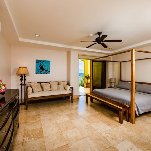This room has it's own A/C unit to keep you cool all night.