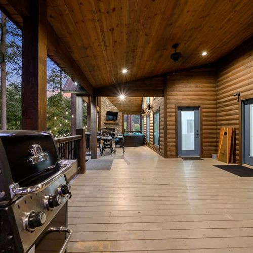 A gas grill for guest use!