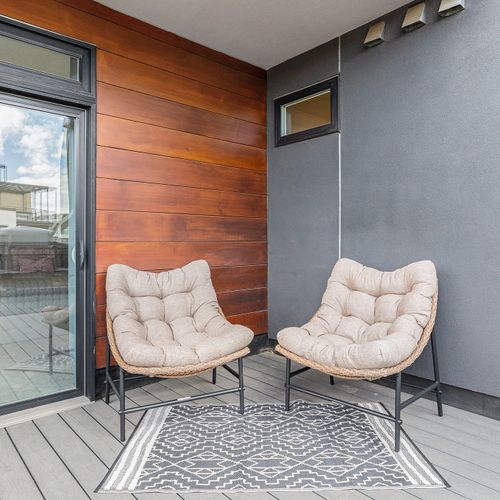 Each hue on the terrace is intentionally selected to complement the outdoor vibe.