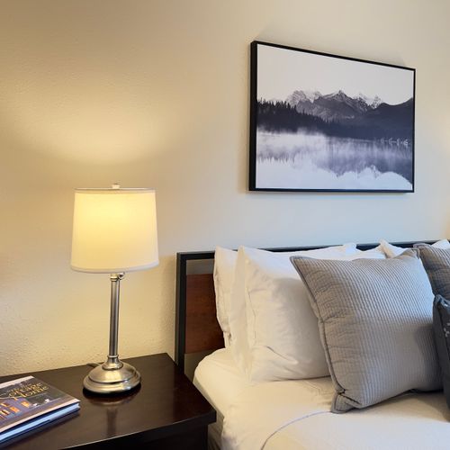 A calm, comfortable bedroom designed for great rest, Sink into soft linens, unwind with a good book, and enjoy a peaceful night’s sleep after a full day of island adventures.