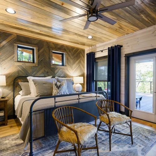Main level King Suite 2