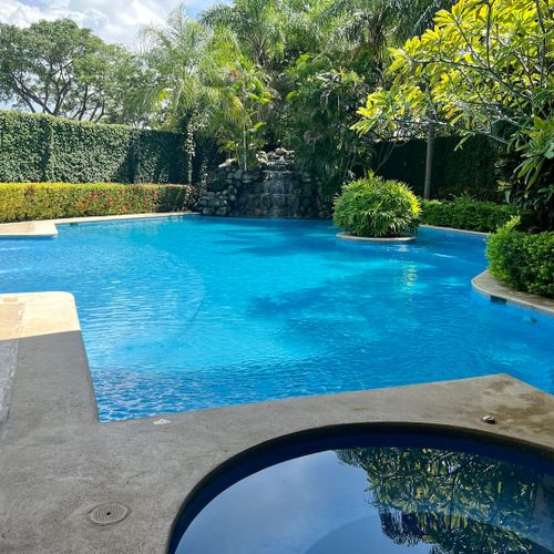 Your big beautiful pool.