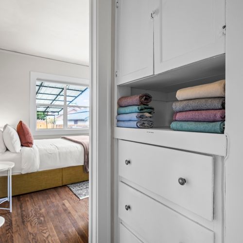 Feel at home instantly in this comfy, uncluttered, and clean bed space.
