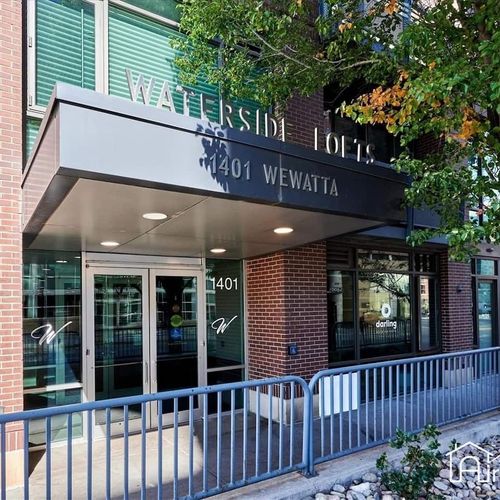 Enjoy a comfortable stay in the desirable union station district of denver, conveniently located minutes from denver's sporting stadiums and attractions.