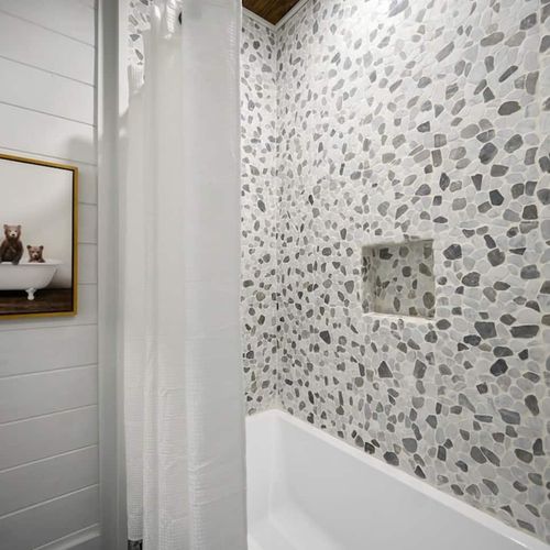 Shower/tub combo!