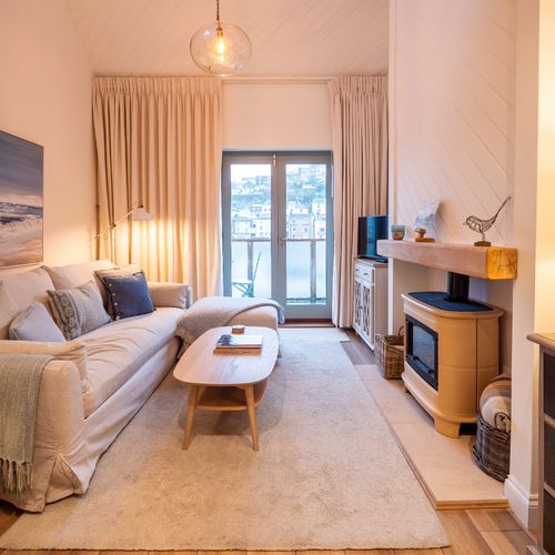 54c9f34d b6b2 44c1 b60e d27dc4921fec homerunner