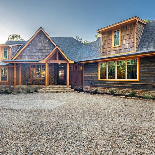 Knoll Creek - Luxury in a Creekside setting. 6 bedrooms, sleeps 19!