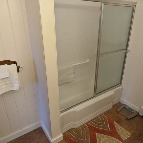 Bathroom #2 (main floor):  this is second full bathroom on the main floor. It is a common bathroom.