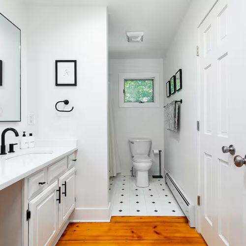 Bathroom on the main floor with tub/shower combo