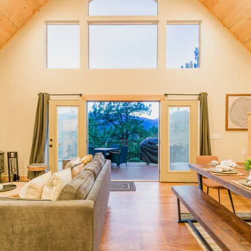 Enjoy optimal peak views from the lofty bay windows.