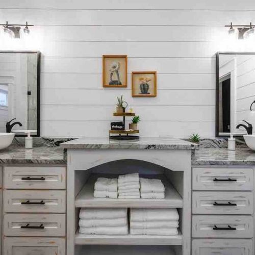 A double vanity for added convenience!