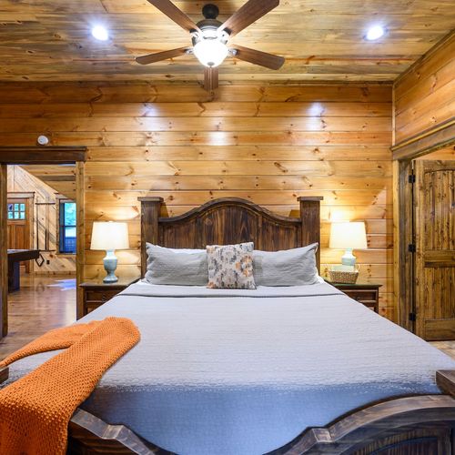 The fourth and final King Bedroom, located upstiars.
