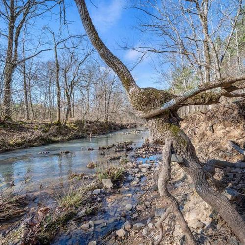 Onsite crystal clear flowing creek that runs year round!
