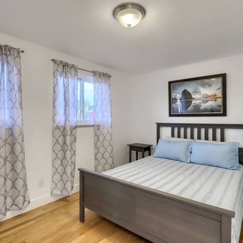 This stunning centennial home offers 4 sizeable and fully furnished bedrooms.
