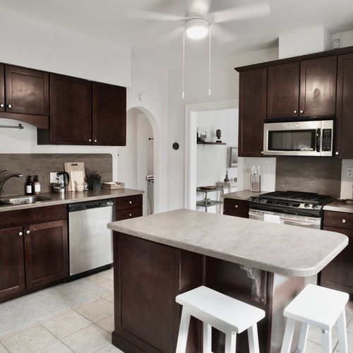 Fully equipped kitchen with all the essentials.