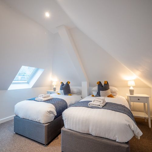 5c07a007 0775 4c89 93d9 6e876cc90f6d homerunner