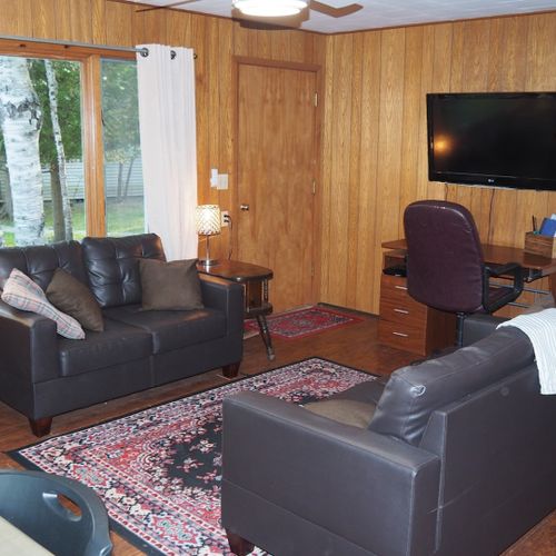 Living room:  the cute and comfy living room in the cottage