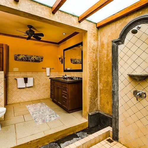 Full Bathroom #2