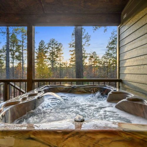 The hot tub is waiting for you to relax under the night sky!