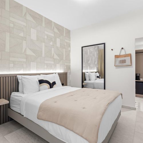 5f00736e f3d6 44e6 897d bf5207bed529 homerunner