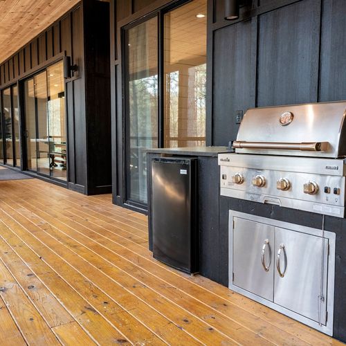 Outdoor gas grill, propane provided!