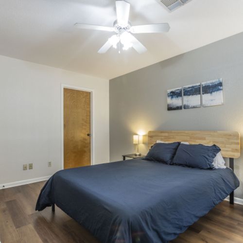 BR 3  QUEEN Bed with Attached Bathroom