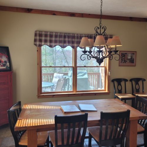 Dining area:  cute dining area with comfortable seating for 6 adults.