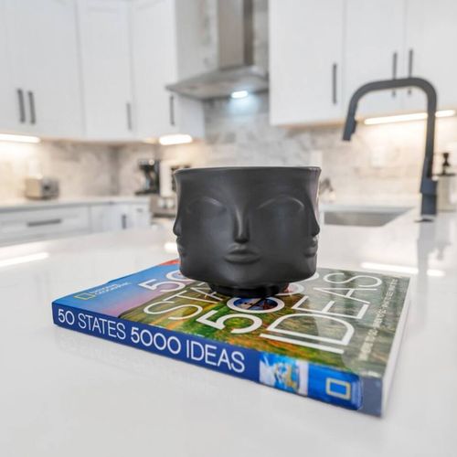 NOLA-inspired decor details that bring local culture right into the home.