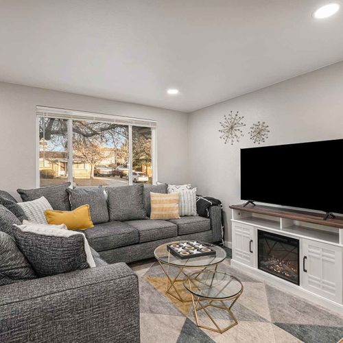 This stylish and inviting retreat is perfect for families, groups of friends, or business trips.