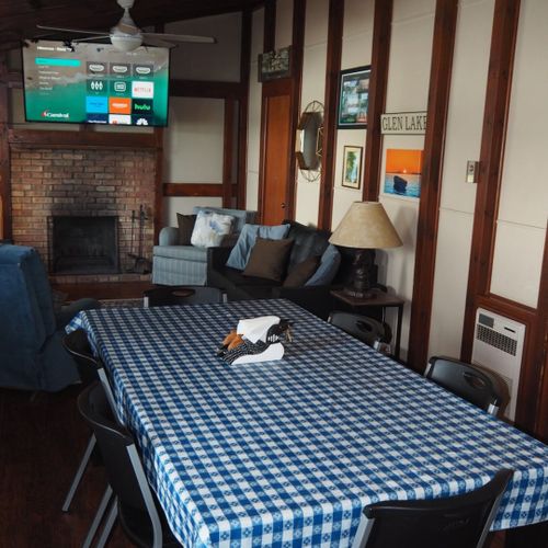 Dining area:  the cottage has a nice dining area with a table and chairs for 6 adults.