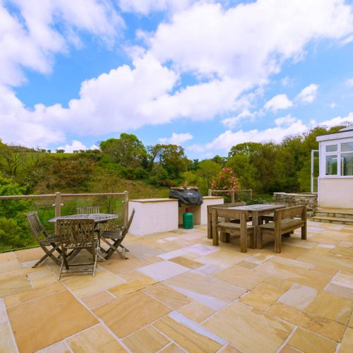 Outdoor entertaining area