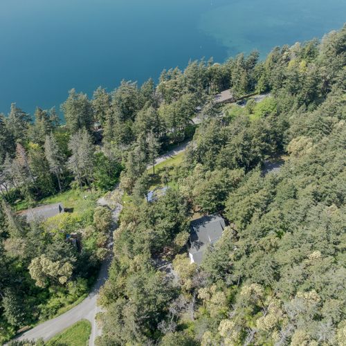 Moran State Park, Crescent Beach and water access is nearby for kayaking and paddleboard.