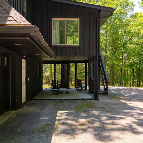 Covered sitting area by the main entryway
