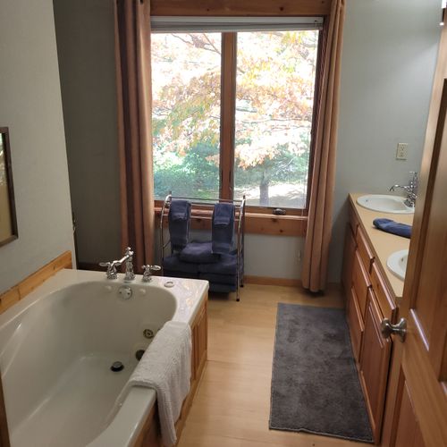 BATHROOM #3 (SECOND FLOOR):  Full bathroom on the second floor with a jetted bathtub.