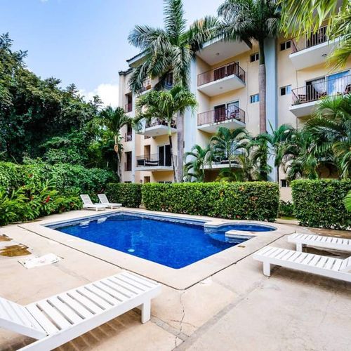 The jacuzzi has jets to help you liberate stress and relax