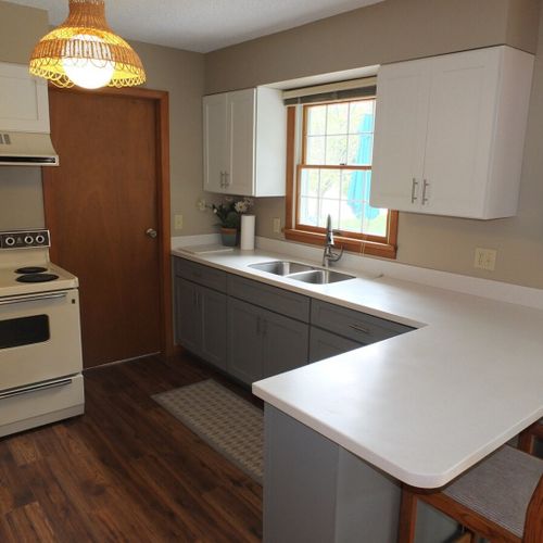 Kitchen:  the home has a modern kitchen with all appliances except for a dishwasher.