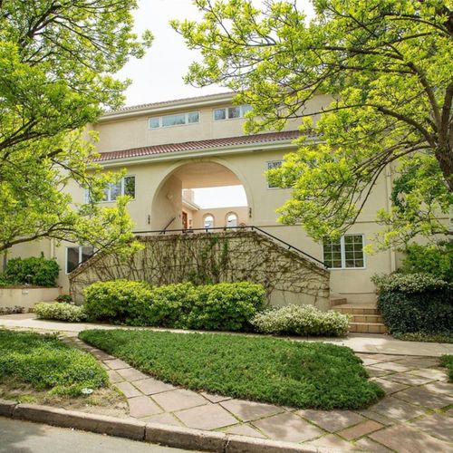 Welcome to your cherry creek retreat!