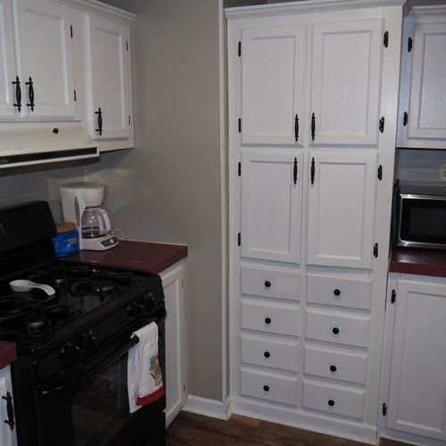 Another view of the kitchen.