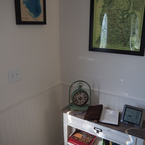 Front foyer:  the home has a cute front foyer with a guest book and some info about the area.