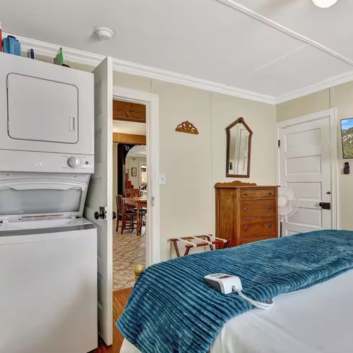 Enjoy the added convenience of an in-unit washer and dryer.