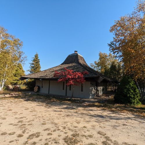 Overall:  overall view of the cute property from the beach
