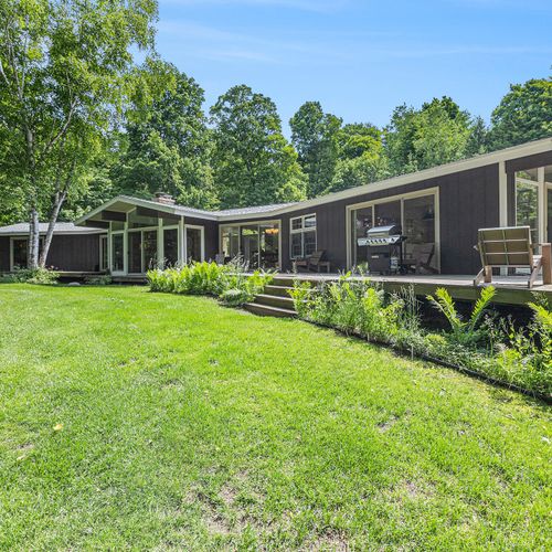 EXTERIOR:  Another view of the large and gorgeous backyard