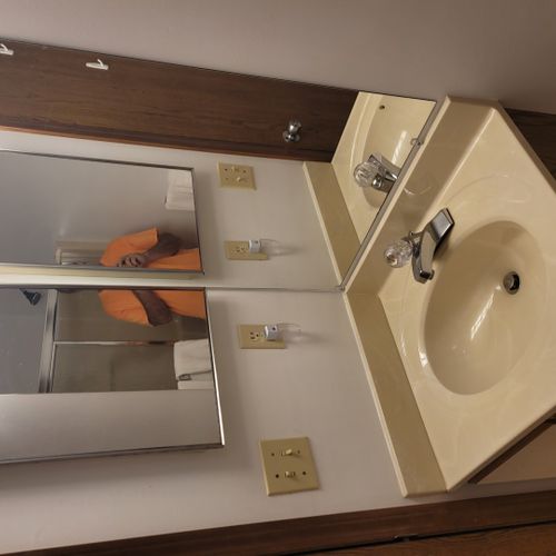 Bathroom #2:  common full bathroom with a combination tub and shower.