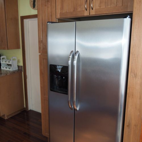 Kitchen:  large and convenient with all appliances!