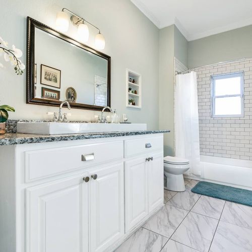 Full Bathroom