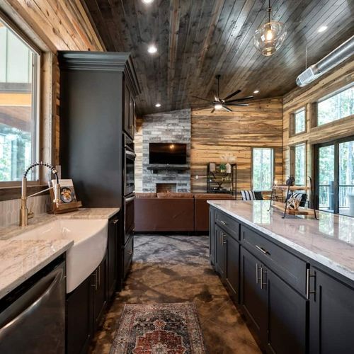Fully equipped kitchen.